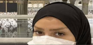 بالفيديو والصور مروج الرحيلي بإطلالة أثناء أداء مناسك العمرة
