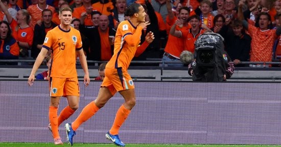 مباراة هولندا وصربيا في دوري الأمم الأوروبية مع بداية حقبة تشافي