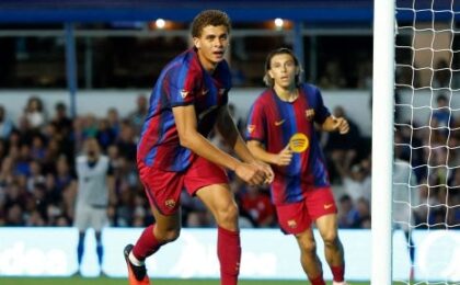 حمزة عبد الكريم لاعب برشلونة يستعد لتوقيع عقده الجديد بحضور خوان لابورتا