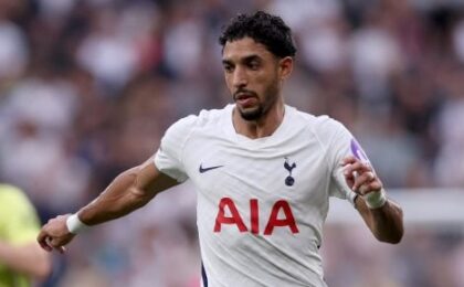 عمر مرموش مع توتنهام قبل مواجهة إيفرتون في الدوري الإنجليزي الممتاز