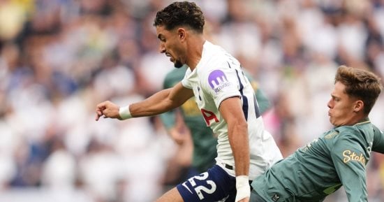 مباراة ليفربول وتوتنهام على ملعب أنفيلد في كأس كاراباو